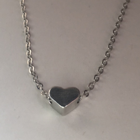 New! Heart Pendant Choker Necklace - Picture 2 of 6